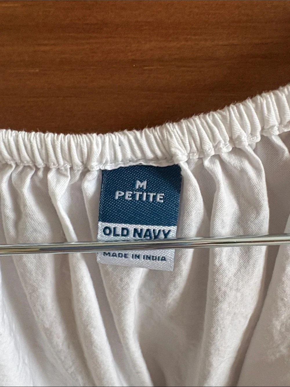 Old Navy petite Medium White V-Neck Puff Sleeve Smocked Peplum Top 100% cotton